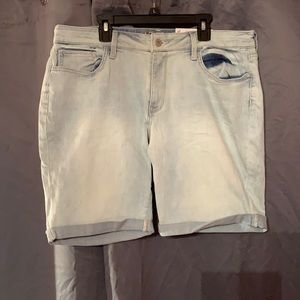 Never worn Bermuda 9” inseam